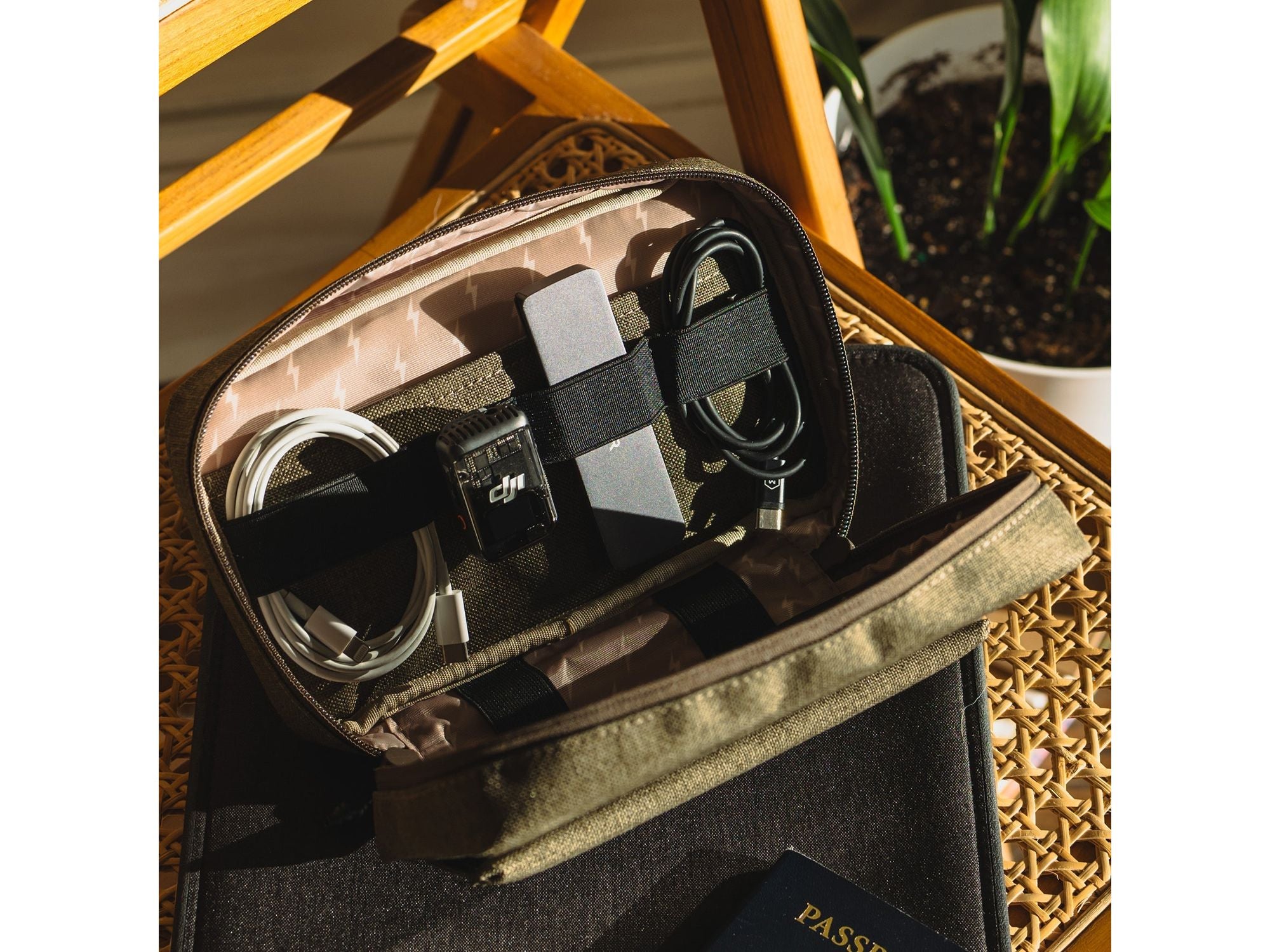 Halfday Travel The Sidekick Tech Kit