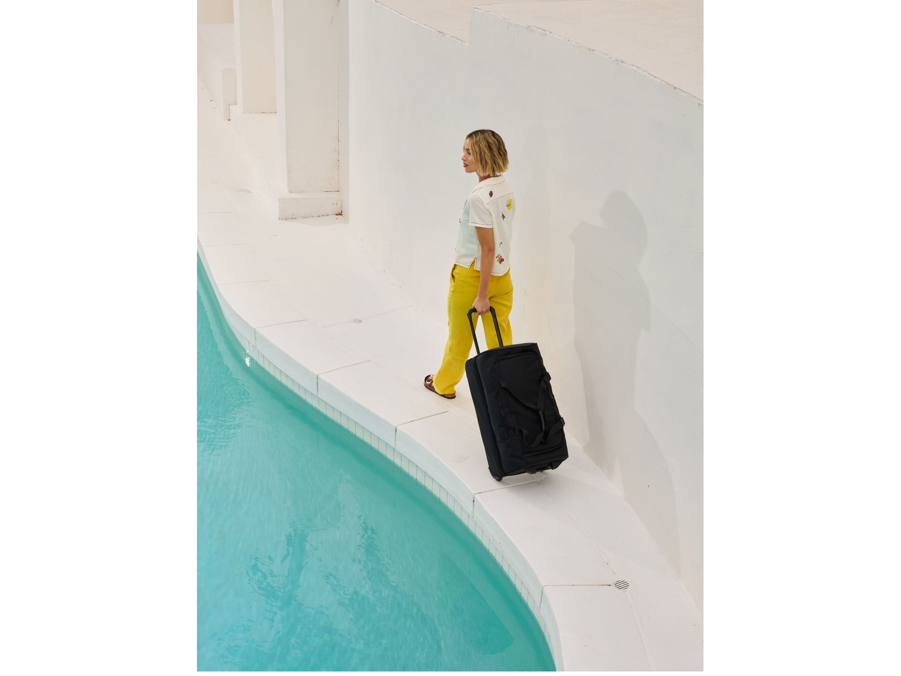 Calpak Stevyn Large Rolling Duffel