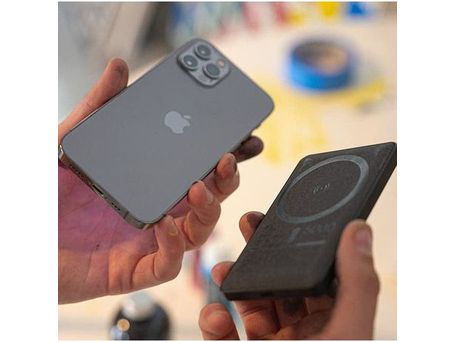 Mophie Snap+ Mini Wireless Power Bank - Black - Wireless Power Banks