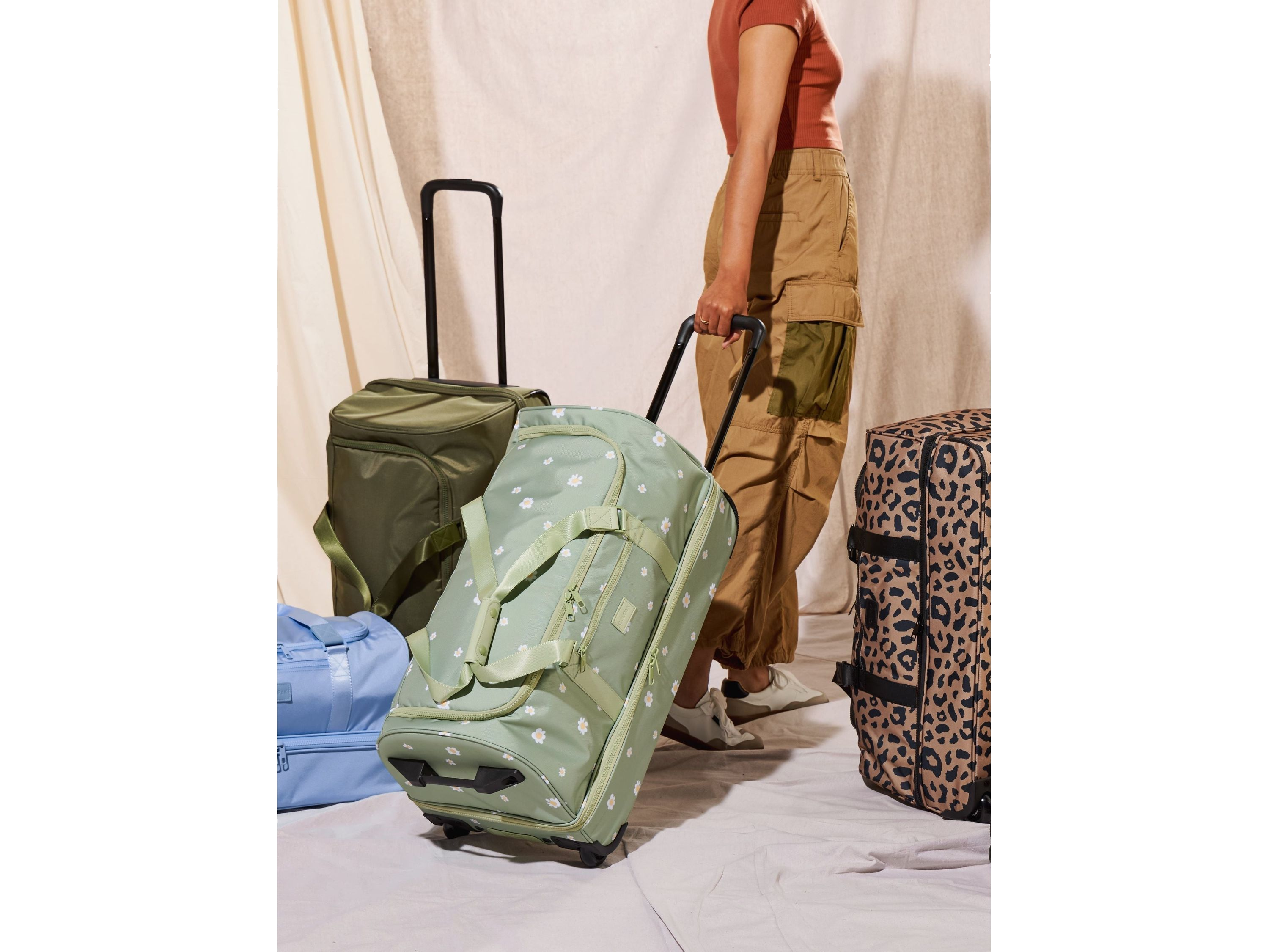 Calpak Stevyn Large Rolling Duffel