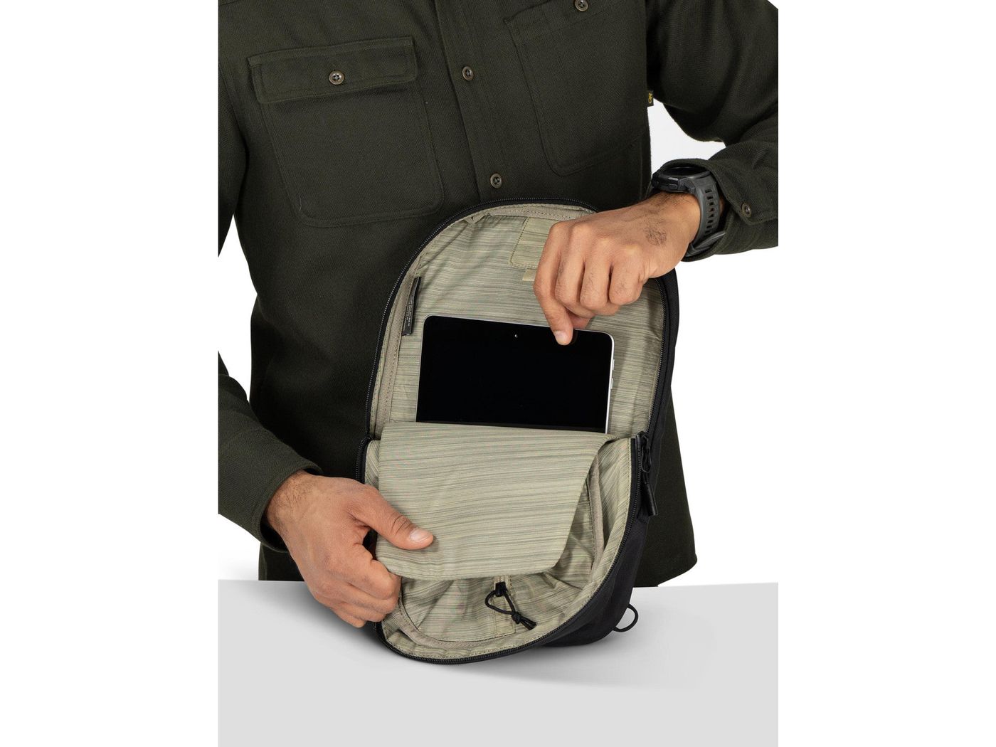 Osprey Aoede Sling - Black - Sling Bags